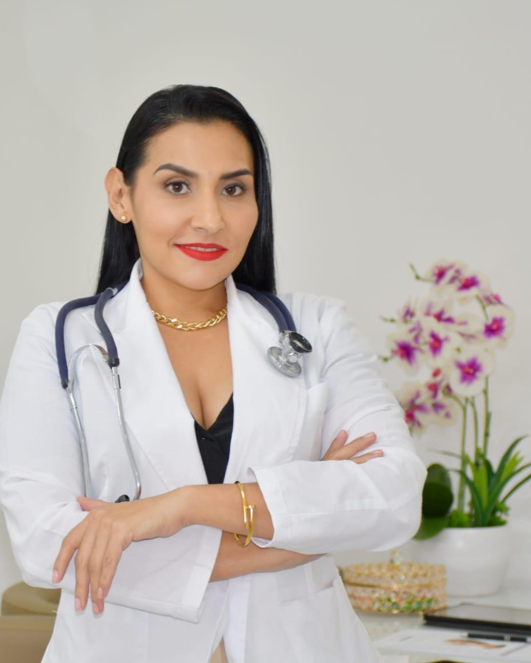 Dra. Lindsay Sancho, especialista en medicina estética avanzada